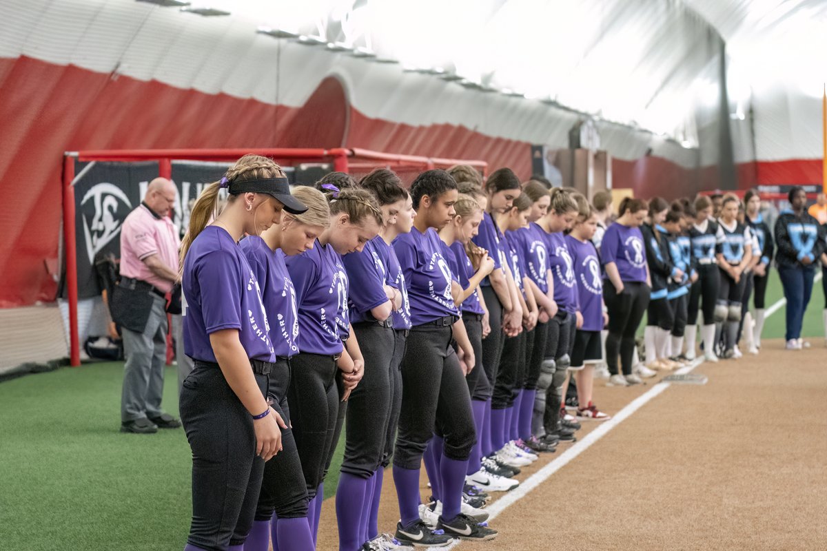 HitsForTheCure's tweet photo. 1 week after a losing Tessa Sutton, Dunlap student &amp; soccer player to childhood cancer, our Hits for the Cure teams joined together. The players grieved the loss of this incredible girl &amp; honored her the best way they knew how - through their love of the game @DHS_Softball323 https://t.co/ULKmvBAPVs