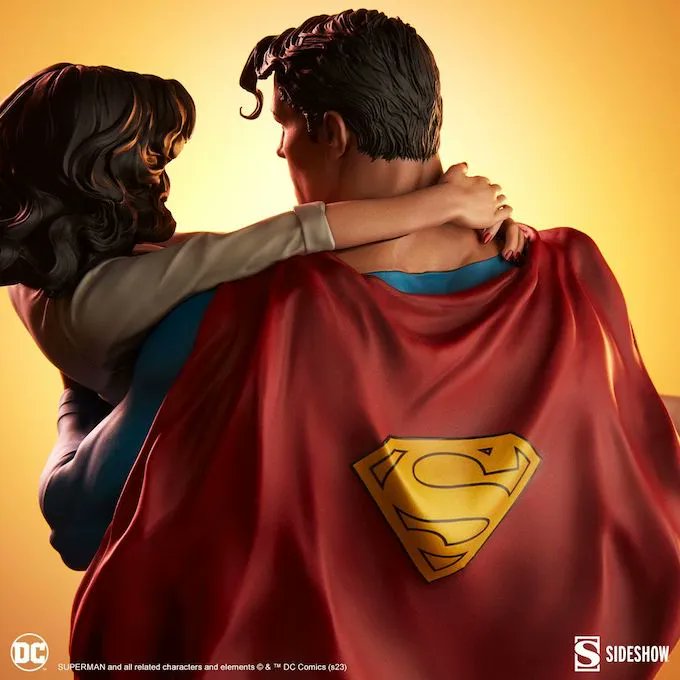 Sneak Peek #Superman and #LoisLane #Statue from #SideshowCollectibles supermanhomepage.com/sneak-peek-sup…