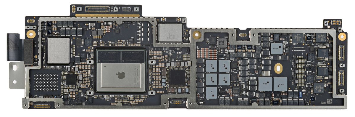 iphoneros's tweet photo. Apple podría haber detenido dos meses la producción del chip M2 ante la falta de suficiente demanda de MacBooks
https://t.co/C1SbWYEz3M https://t.co/bRT1QmDro9
