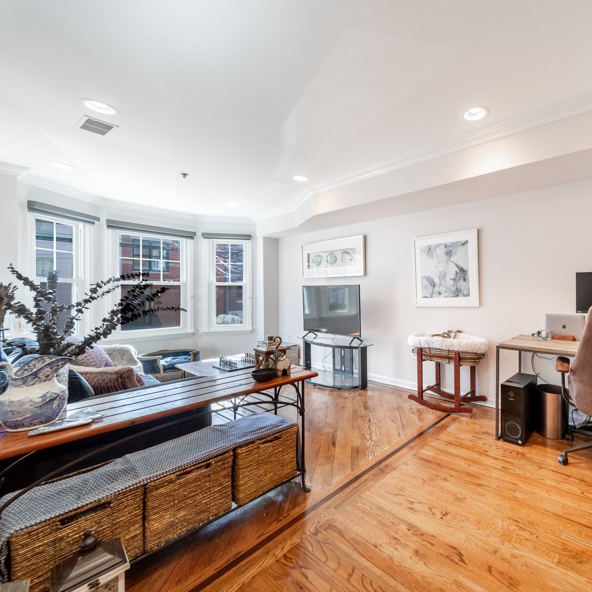TrompeterGroup's tweet photo. As the weather gets warmer, we are reminded of the outdoor spaces, summer night BBQs and all the memories that come with it. That said, let's talk about a backyard to die for! Introducing 126 Monroe St , #1 in Hoboken.
#newlisting #hoboken #nj #realestate #backyardspace #luxury https://t.co/uVO9K7PynK