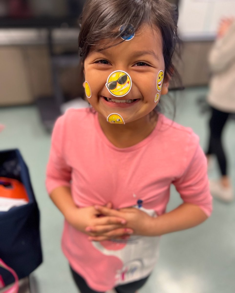 Silly playful emotion!
¡Emoción juguetona chistosa!
#ifeelstatements #beyou