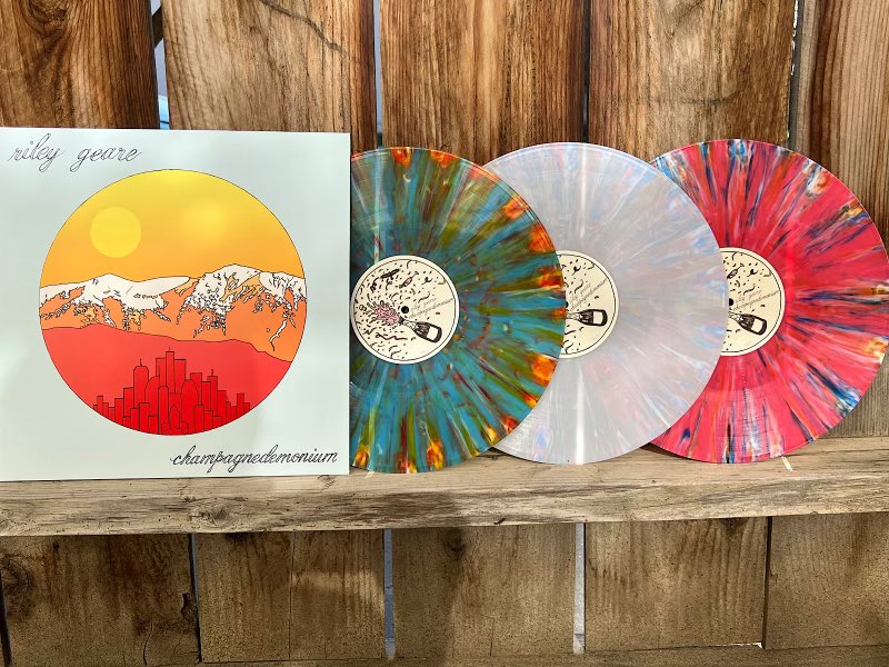 RileyGeare's tweet photo. The day has arrived!!! “Champagnedemonium” vinyl is available for sale online!! 3 gorgeous color variants, limited edition of only 200!! Get yours today!! Thanks to Killer Kern Records and @VermontVinyl

⬇️Get it here⬇️

https://t.co/3JavBJRDJF

#newmusic #vinyl #records #vibes https://t.co/avVhXEajJZ