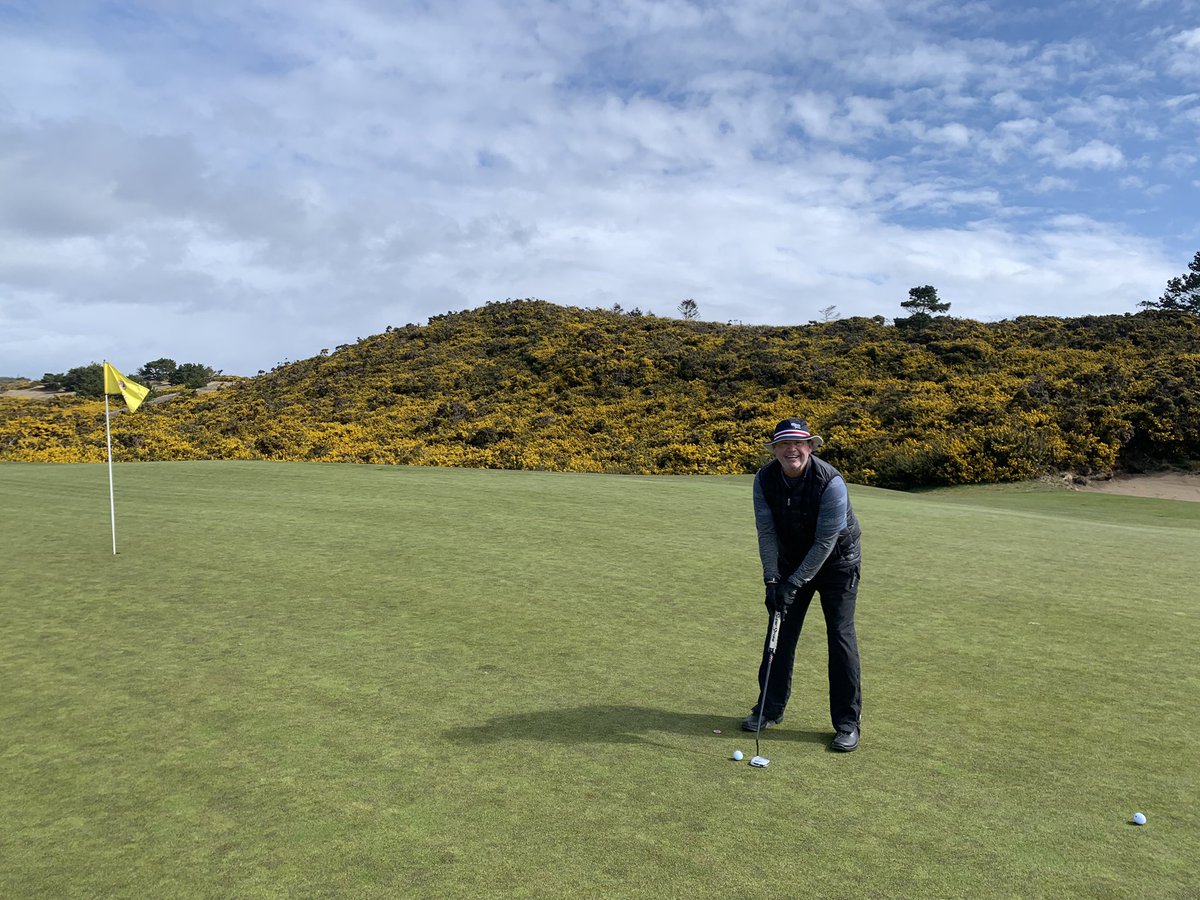 Baseballfirst's tweet photo. @BandonDunesGolf Gorse was popping on 17 yesterday. I really think they should have made green on 16 a bit more receptive. I’m all for penalizing bad shots but my buddy hit a perfect 9 iron that landed on front of green only to roll 1 foot too far and down the right false edge to doublbogieland. https://t.co/yTxnF9a9fY