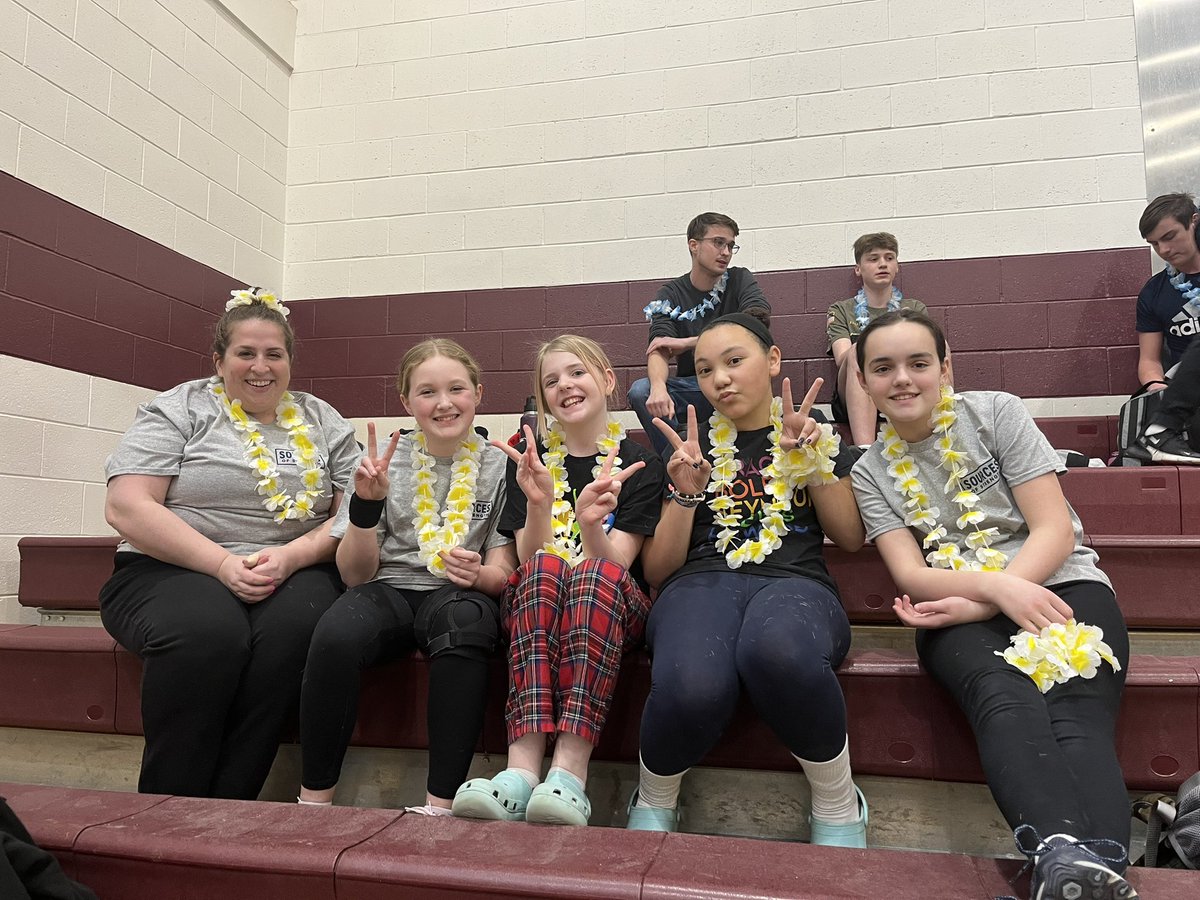 DedhamMS's tweet image. Sources of strength mentor madness beach volleyball tournament! #sourcesofstrength