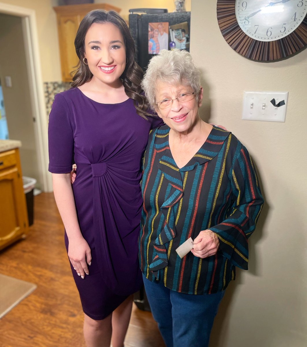 💜💛 had the pleasure of interviewing Coach Kim Mulkey’s sweet mom today, following yesterday’s historic Tigers win. 

Our interview airs during our <a href="/wdsu/">wdsu</a> Sports special - tonight at 6:30! 🏀