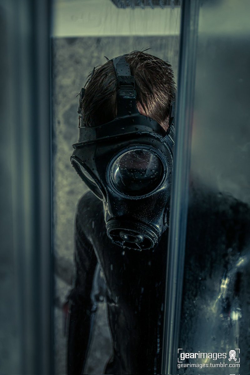 'Take a Shower' 
.
@redyves
.
#gear #gearhead #gearphotography #rubber #s10 #shower