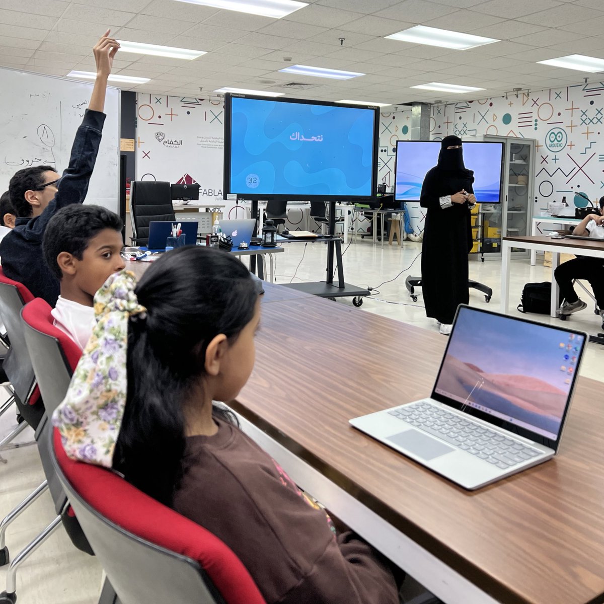 fablabjubail's tweet photo. 📸 صور من دورة  #الأمن_السيبراني والتي تهتم بتعزيز الوعي والثقافة بالأمن السيبراني لدى الناشئين والتعرف على المخاطر السيبرانية وكيفية تجنبها بحضور (16) ناشئ على مدار (5) أيام وهي من ضمن البرامج المقدمة بالتعاون مع #أكاديمية_طويق @TuwaiqAcademy https://t.co/DVE6JvGHgO