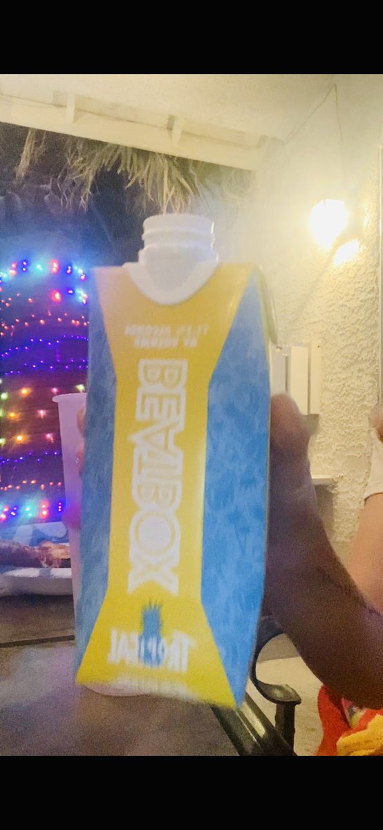 evolvingsav's tweet image. When in doubt beatbox it out #beatboxfam @BeatboxBevs #weekenddump ✨🌼 🍍