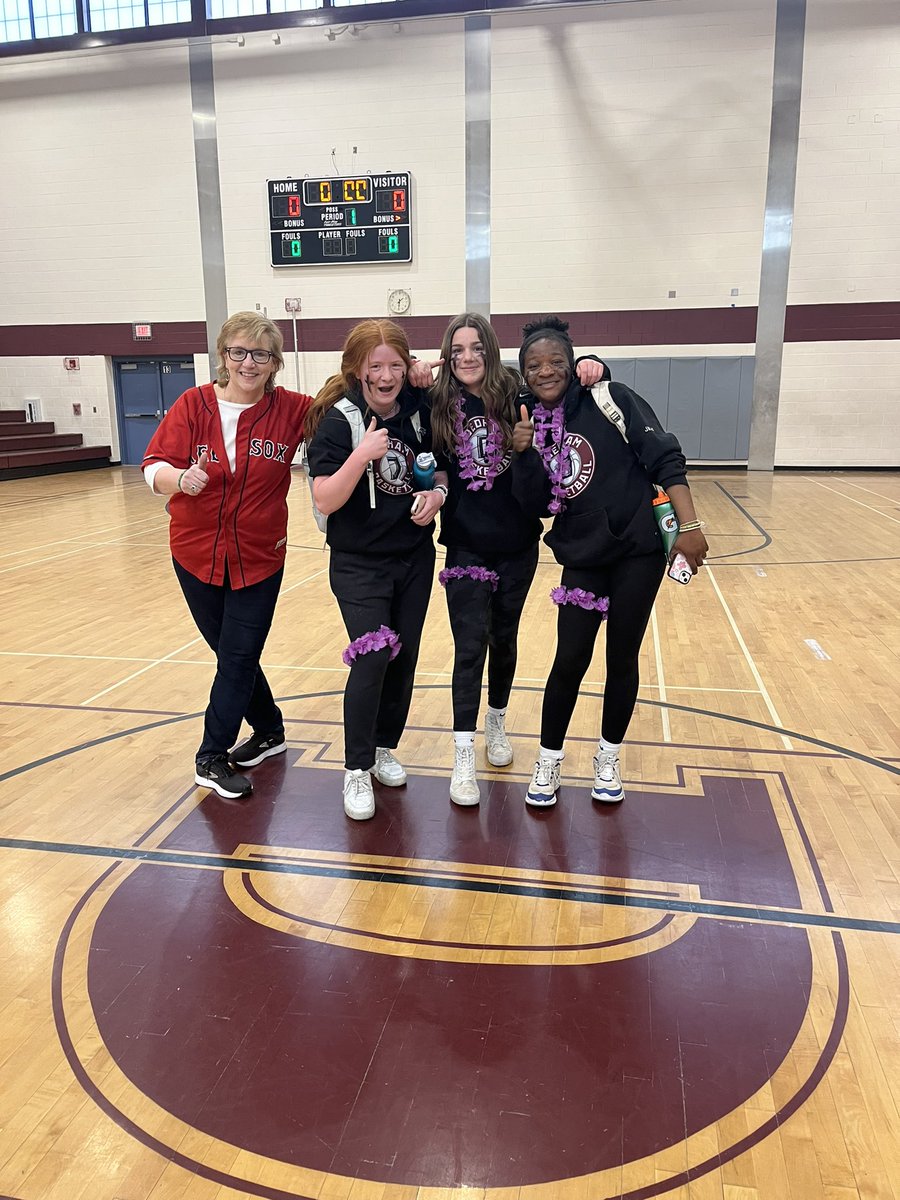 DedhamMS's tweet image. Sources of strength mentor madness beach volleyball tournament! #sourcesofstrength