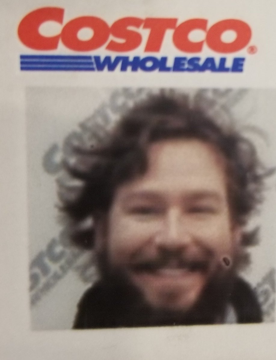 I looked at my #DiscoElysium -assed Costco ID photo just now, and didn't recognize myself.