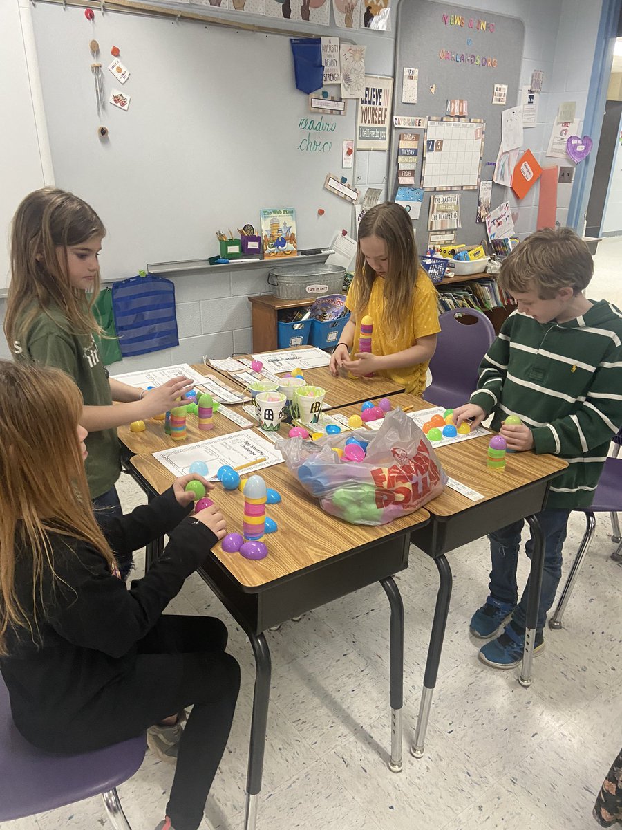 strader268's tweet photo. How tall can you stack plastic eggs? https://t.co/yRLejNdufj