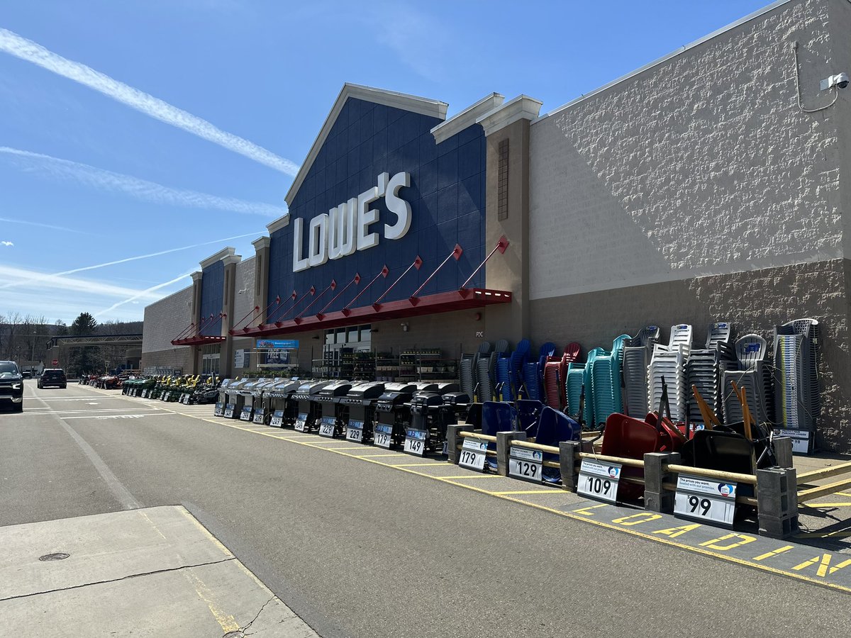 Warmer weather is here!! Brian Mike and I pulled the salmon out of the back of our closets for “pink day”!! Awesome participation team!! <a href="/charlesatlowes/">charlesatlowes</a> @AlexStempovschi @AprilCASM <a href="/KylerAtLowes/">KylerAtLowes</a>  #springfest