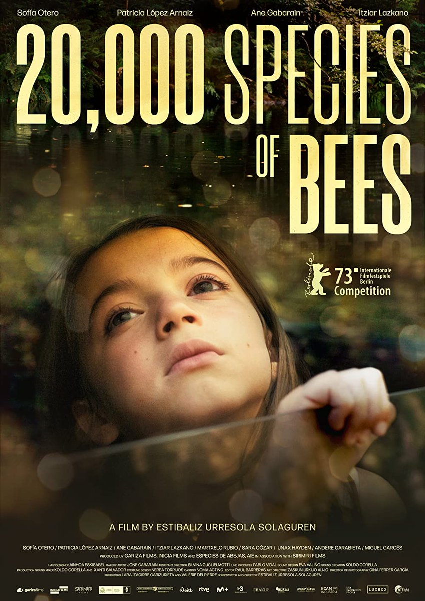 20.000 especies de   abejas (20,000 Species of Bees):
Sekiz yaşındaki bir çocuğun kendisini arayışını ve çevresine bunu kabul ettirme çabasını anlatan bir İspanyol filmi. Aslında daha önce bu arayışın detaylarını yazmıştım ama burada detaya girmeyeyim.
#Berlinale2023