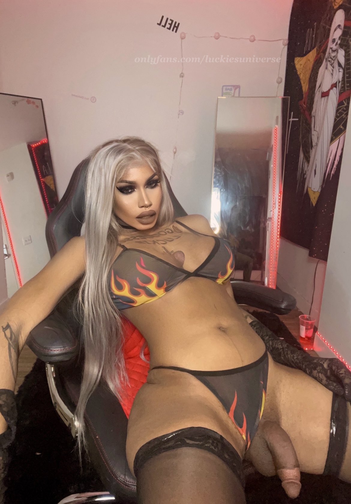 Welcome to Hell 🥵🔥 #RT #Fem #Dom https://t.co/Y0jEzebjJ9