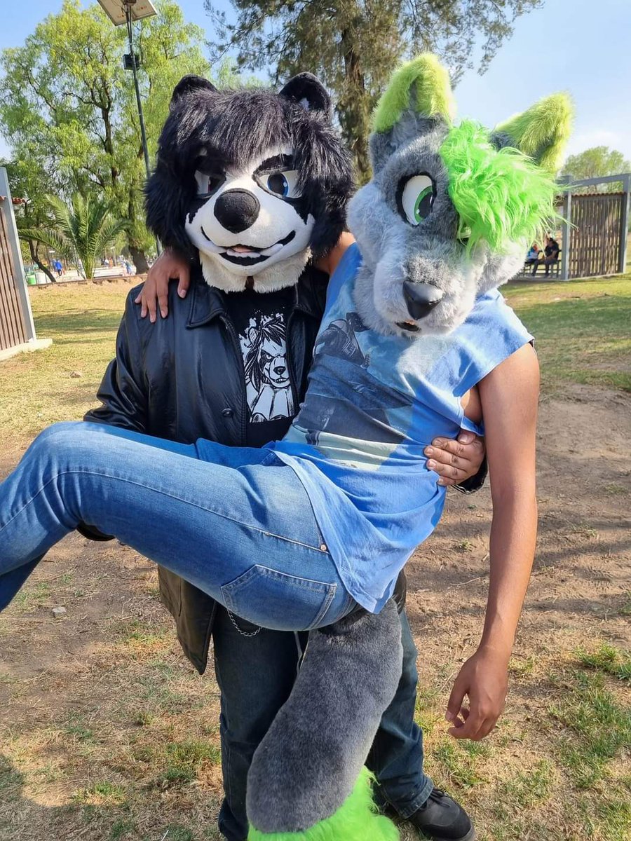ZackHumpWolf's tweet photo. I be capture by a panda ❤️ https://t.co/10eOpcOWXx