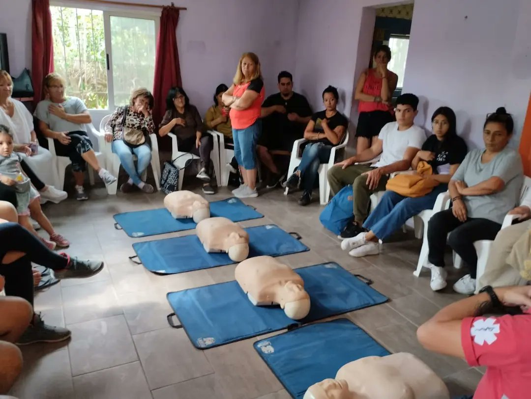 tigre_social's tweet photo. En el marco del programa Tigre Cuida tu ❤️, continuamos realizando cursos de Reanimación Cardiopulmonar junto a @Salud_Tigre. 
Estuvimos en esta oportunidad en:
📌Centro Comunitario Municipal, Don Torcuato.
📌Merendero Mujeres Unidas, Ricardo Rojas.
@MunicipioTigre
@ZamoraJulio https://t.co/5YE3pGAkoK