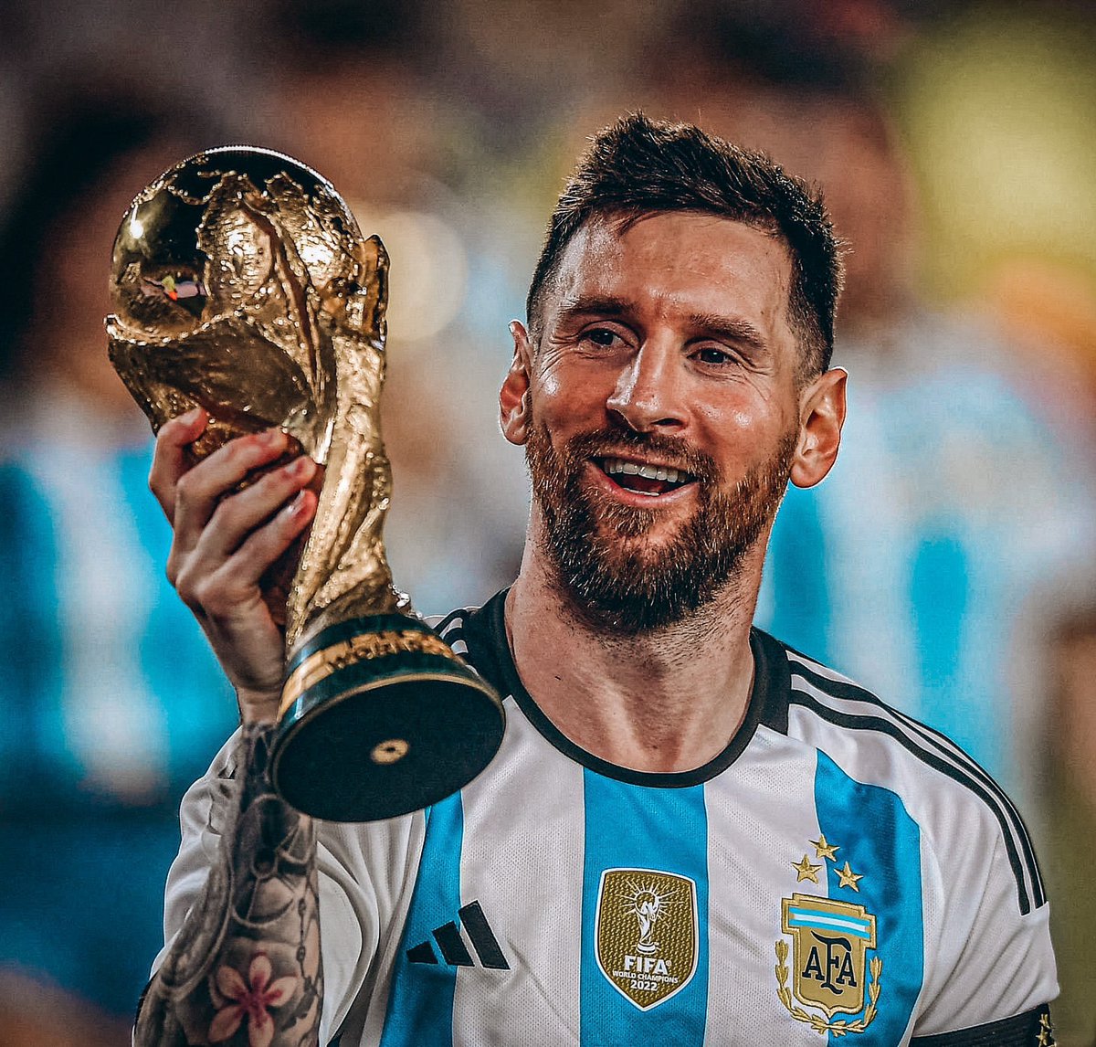 ARG4ARB's tweet photo. - الأرقام منذ 2000 - 2009 : 
• أكثر من سجل : هنري 🇫🇷 
• أكثر من صنع : ريكلمي 🇦🇷 
• أكثر من سجل ركلات حرة : جونينهو 🇧🇷
• أكثر من فاز بالكرة الذهبية : 10 لاعبين مختلفين
• أكثر من فاز بالحذاء الذهبي : فورلان 🇺🇾 

الأرقام منذ 2010 - 2022 : 
جميعها مسجلة بإسم ليونيل ميسي 🇦🇷 https://t.co/mFJt67y1OY