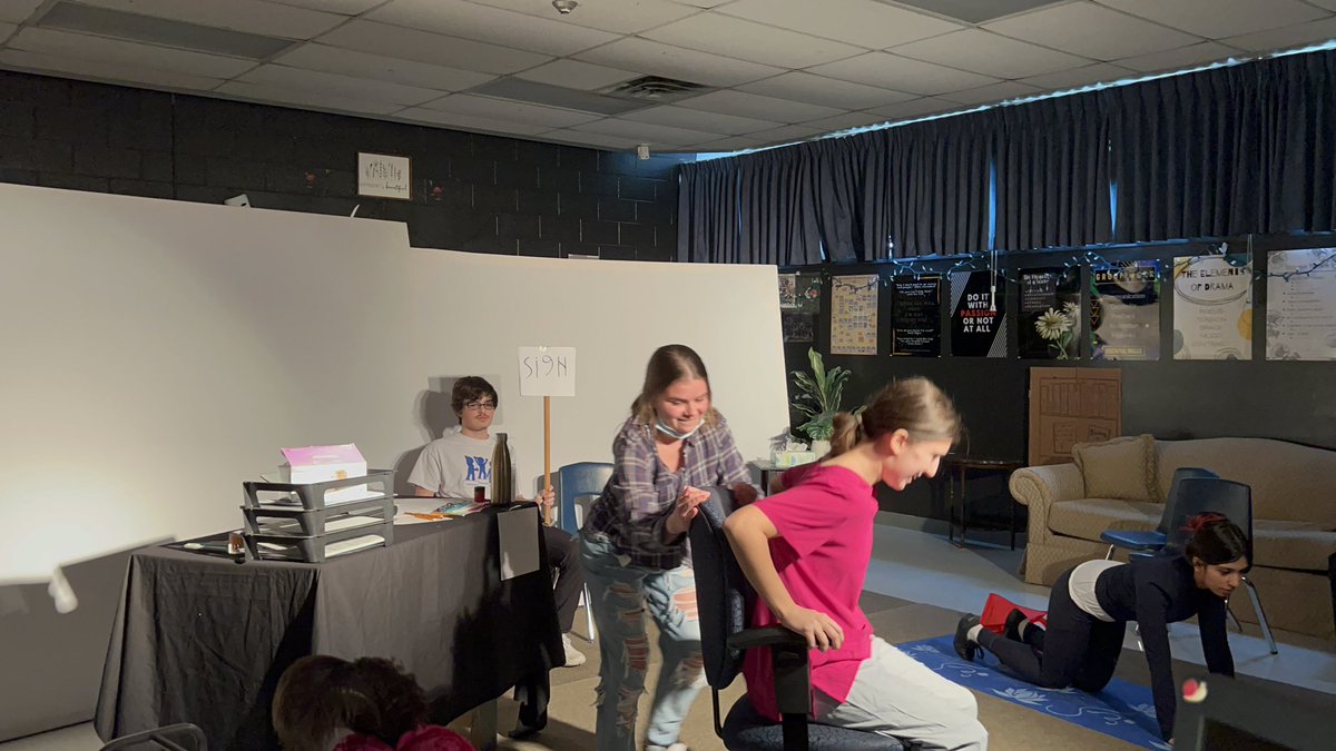 RoomHappens's tweet photo. Theatre Practitioner Seminars with the 11s.  #StanislavskyStrausburgArtaudBrechtBoal https://t.co/78mwvrs1CZ