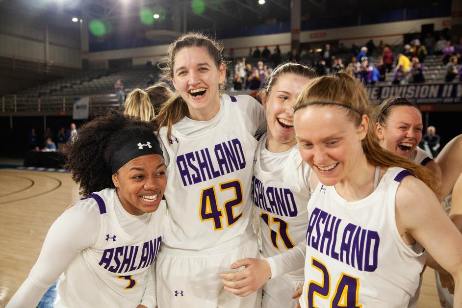 WayneCavadi_D2's tweet photo. Before the #MarchMadness finale tips off tonight, here are my final #D2MBB and #D2WBB Power 10 rankings for the 2023 season. I expect no one to be happy. 🤣

https://t.co/OI4XJQCX4w https://t.co/jETXtqyOBk