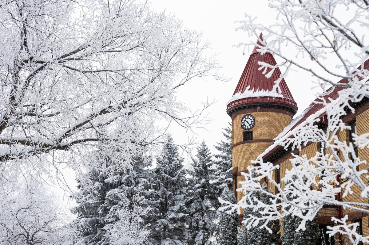 NDSU's tweet photo. Due to expected weather conditions, NDSU Fargo campus locations will be closed Tues., April 4; Wed., April 5; and Thurs., April 6. NDSU will resume normal operations on Fri., April 7, however the institution is closed as that day is a holiday. Check the NDSU webpage for updates. https://t.co/OSTWrsWAkp