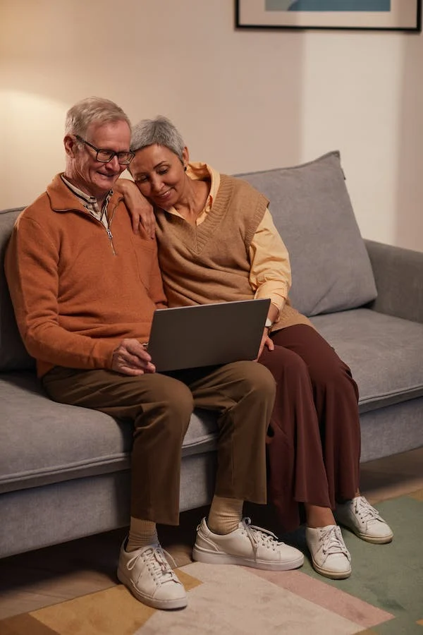 'Technology is constantly changing, but our seniors can keep up! Join our technology workshops and learn new skills like video calls and social media. It's a great way to stay connected  with loved one's #seniortech #community'