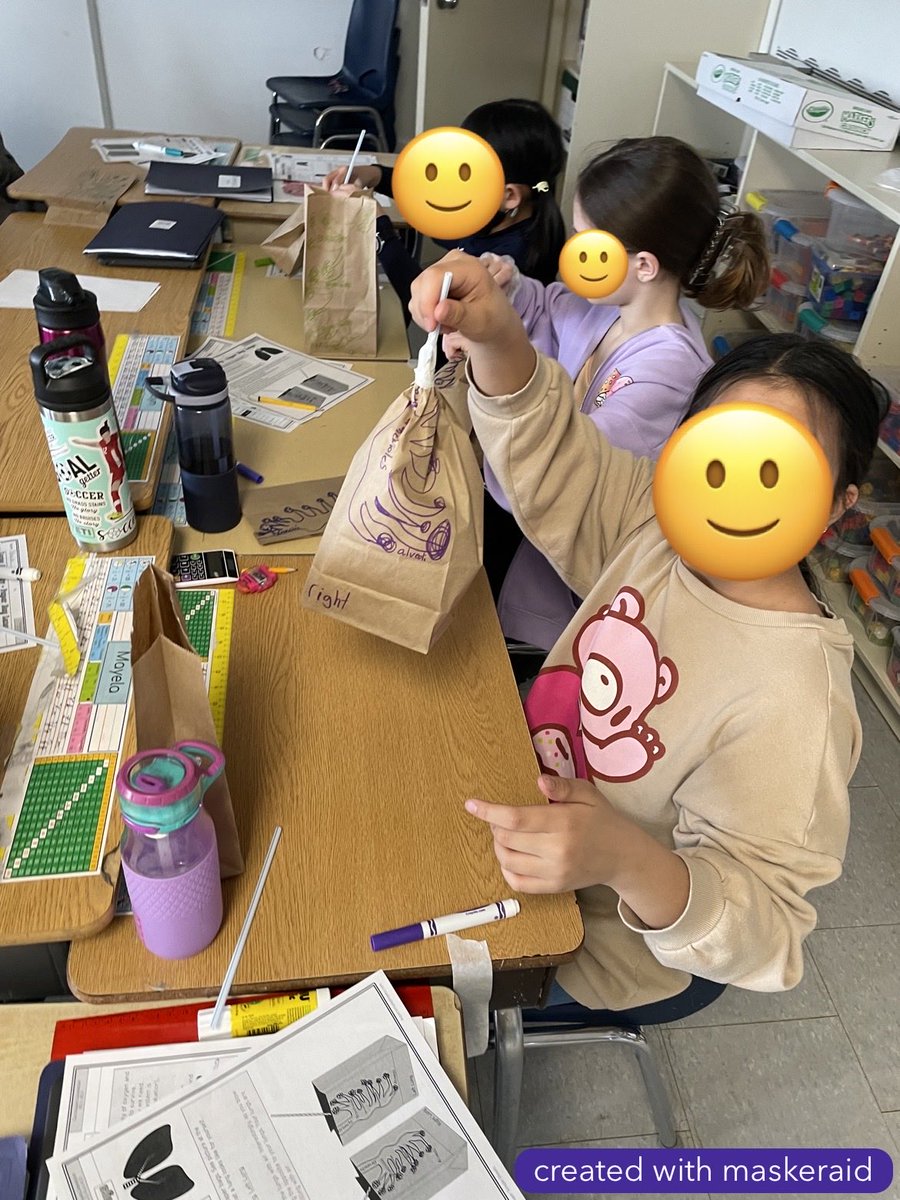 MJS_teach's tweet image. Today students in portable 9 build paper bag lungs to help them visualize and understand more about the respiratory system! Way to go Miss Taylor!