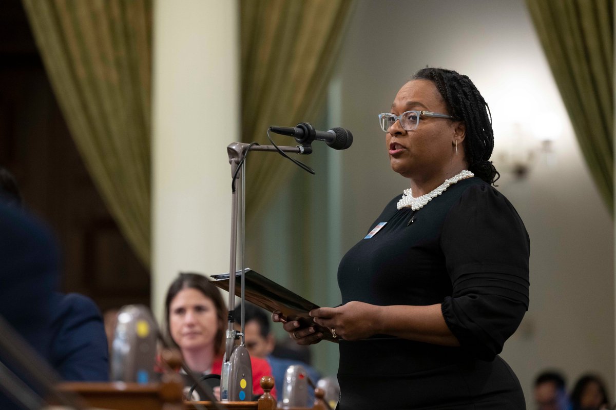 AsmLoriDWilson's tweet photo. Pictures from #RBGDay at the Capitol. My colleagues and I are proud to continue Justice Ginsburg's legacy of fighting for equal treatment for all. #RBGStrong #CALeg https://t.co/P8sarcJQtr
