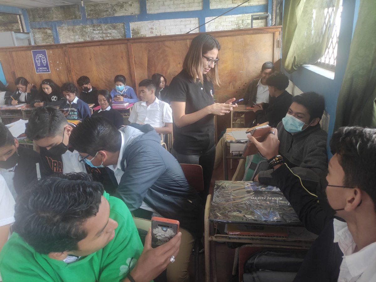 MyFirstBitcoin_'s tweet photo. 𝟰.𝟬𝟬𝟬 𝘀𝘁𝘂𝗱𝗲𝗻𝘁𝘀 belong to the #BitcoinGira program.
We toured around the eastern region of #ElSalvador, with the support of the Governor of Usulután @Hector_ValleSV
In total, 𝟮𝟯 𝗺𝘂𝗻𝗶𝗰𝗶𝗽𝗮𝗹𝗶𝘁𝗶𝗲𝘀 𝘄𝗲𝗿𝗲 𝗰𝗼𝘃𝗲𝗿𝗲𝗱 𝗶𝗻 𝟮𝟰 𝗱𝗮𝘆𝘀!
#Bitcoin https://t.co/39v8N1sBai