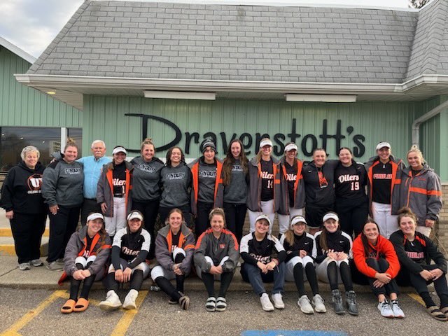 Findlay Softball (@ufoilersoftball) on Twitter photo What A Day!
🧹🧹
Complete with a no-no <a href="/kdykin1/">kayla dykin</a>
A career 1st HR <a href="/rachel_mease/">Rachel Mease</a>
And to top off a great day <a href="/hannahbakes_33/">Hannah</a>
(2-2 with a double) took us home to her family restaurant where we had the had the very best dinner! What A Day!
🧹🧹
Complete with a no-no <a href="/kdykin1/">kayla dykin</a>
A career 1st HR <a href="/rachel_mease/">Rachel Mease</a>
And to top off a great day <a href="/hannahbakes_33/">Hannah</a>
(2-2 with a double) took us home to her family restaurant where we had the had the very best dinner!