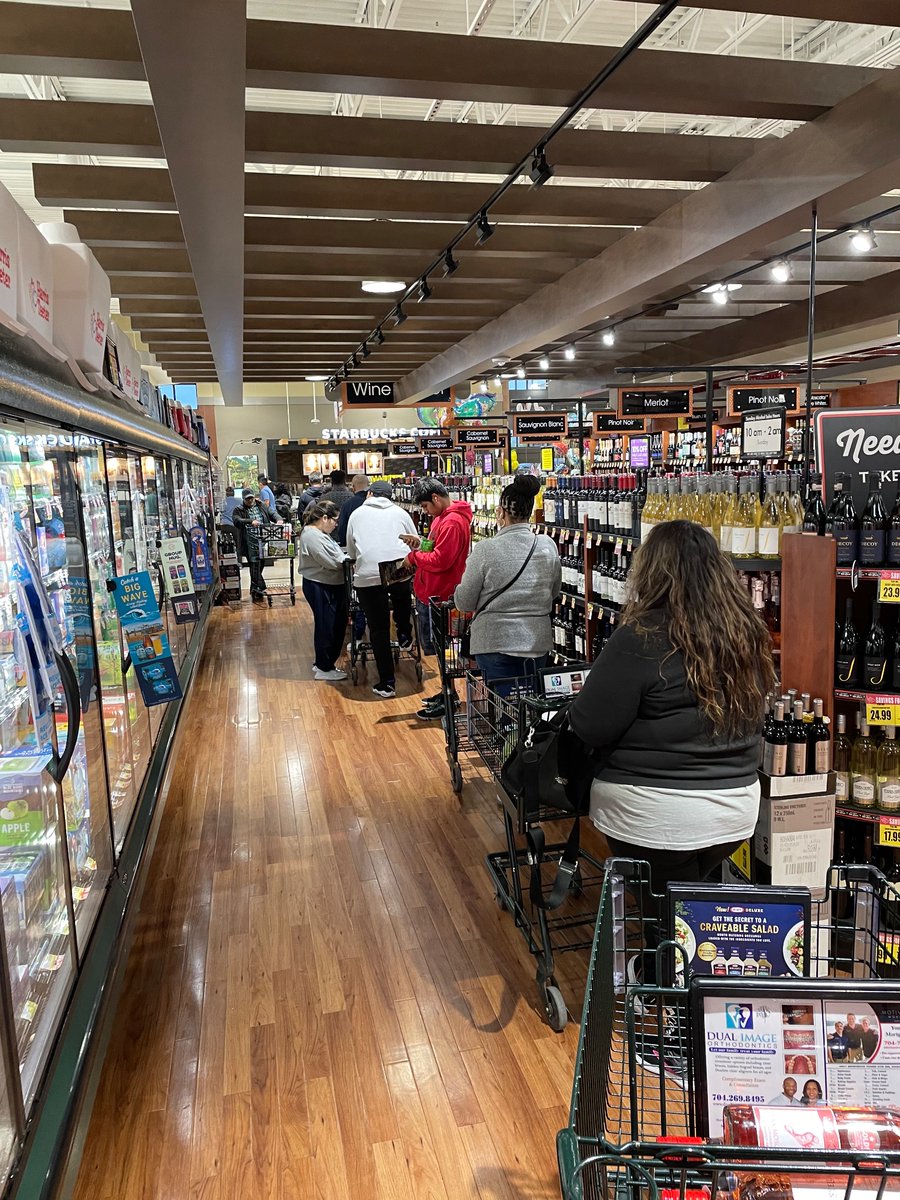 This has been the line at self checkout the last few times I’ve been to my local <a href="/HarrisTeeter/">Harris Teeter</a>. I mean what is happening?