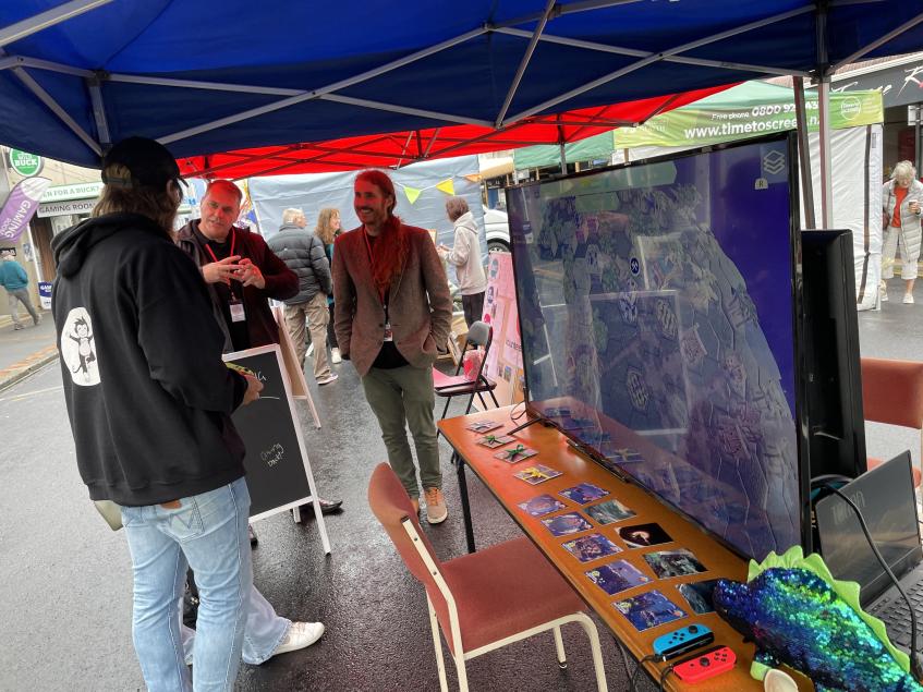 BalancingMonkey's tweet image. What did we do on the weekend? 

We showcased #BeforeWeLeave &amp;amp; @toroagame (a upcoming narrative adventure game, by our friends at @AtawhaiNZ! )🎉

We loved hanging out with our local community, and even picked up a sequin dinosaur plushie along the way 🦕