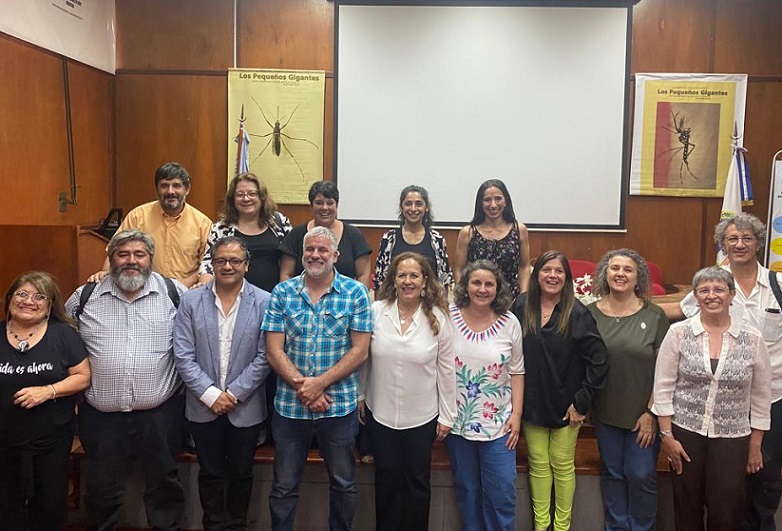 Infocolfarjuy's tweet photo. El Colegio Farmacéutico de Jujuy fue distinguido por su cooperación en las actividades de la UNJu - https://t.co/zTHUOLf9Vc
#DuranteEncuentroPorElDengue
#AcuerdoDeTrabajo
#ReconocimientoAlColfarjuy https://t.co/TP6EE3R9Kl