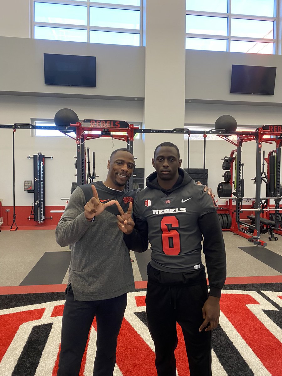 nolimit6eb's tweet photo. I had a great time at UNLV!! Glad to meet with @Da_DREAM47 !! #Gorebel🔴🔴 https://t.co/80pEFG7wY0