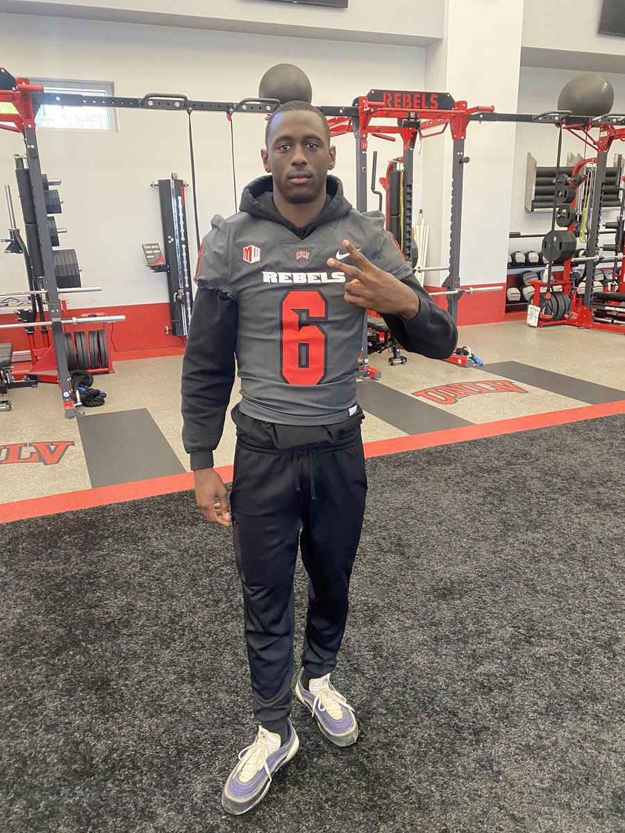 nolimit6eb's tweet photo. I had a great time at UNLV!! Glad to meet with @Da_DREAM47 !! #Gorebel🔴🔴 https://t.co/80pEFG7wY0