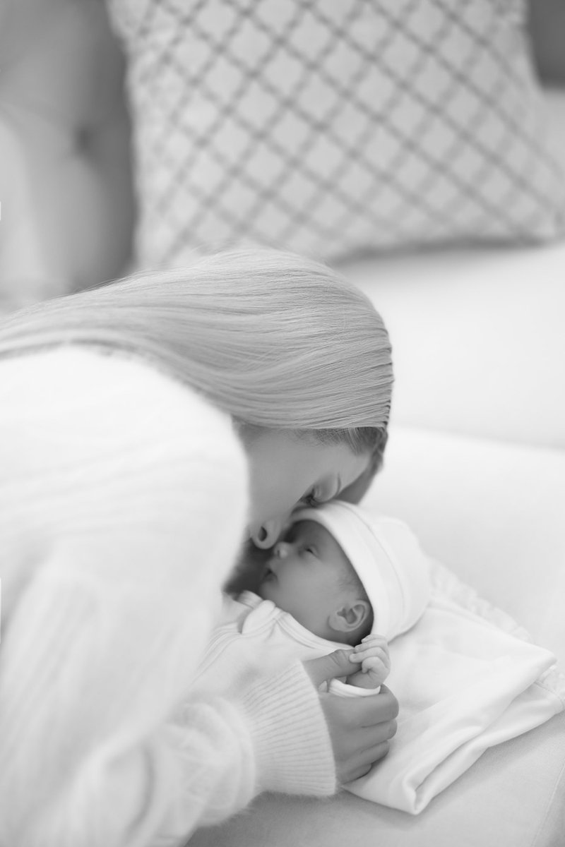 Paris Hilton tweet media