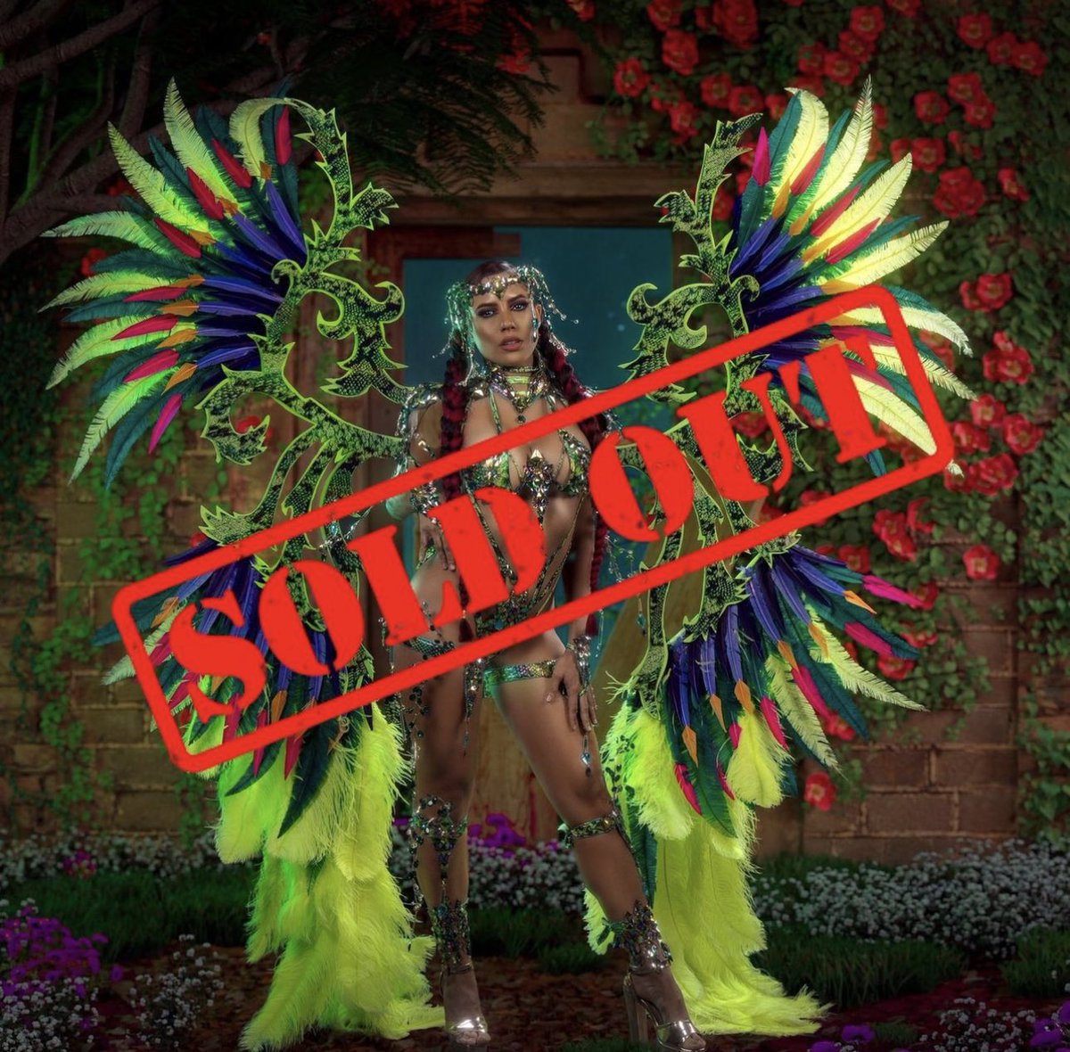 Looks like everyone wants to be a little poisonous 😉 Our Poison Ivy Individual costume is officially SOLD OUT! But don't worry, we still have other amazing options available - secure yours now at auraforcropover.com! 🌺🌿 #AuraExperience #Poisonlvy #SoldOut #EnchantedForest