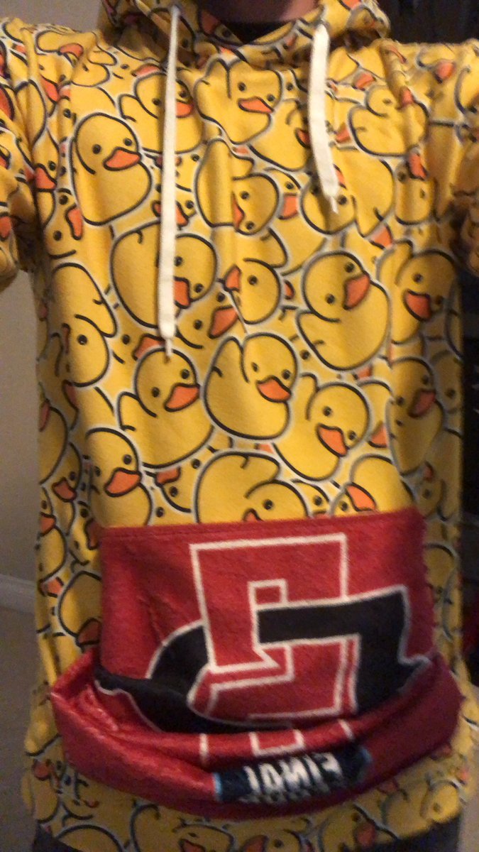 DreschieDiego's tweet image. Does anybody know how to work a sewing machine? #GoAztecs #FinalFour #NationalChampionship