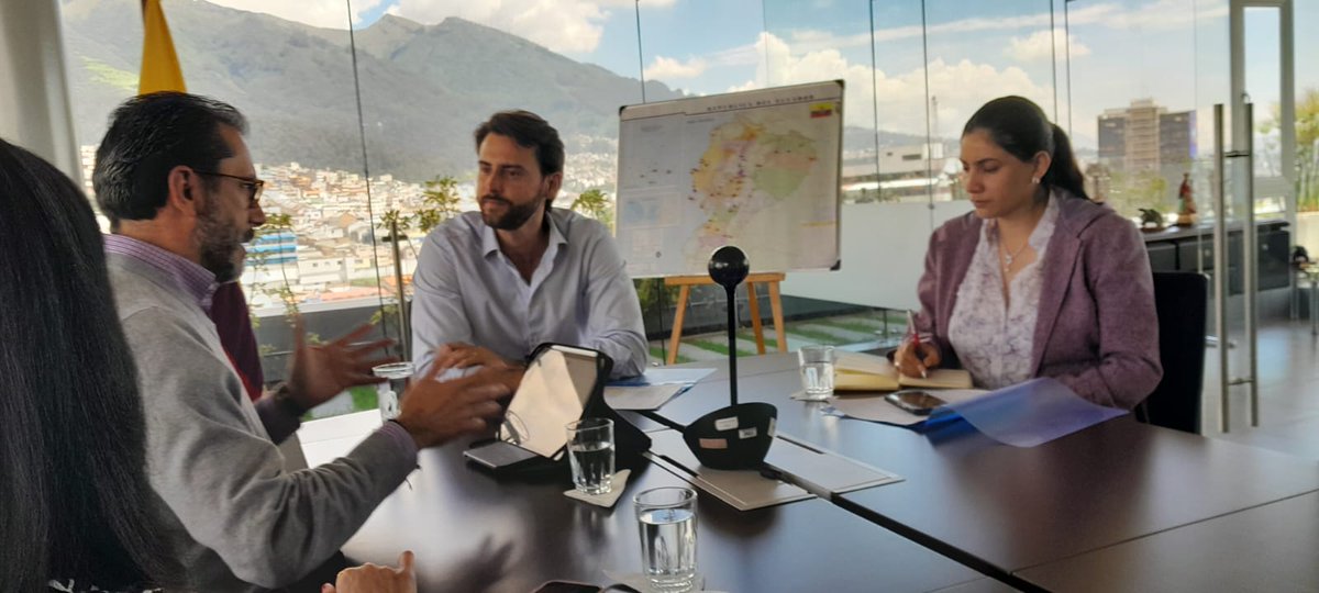 ECRestaurantes's tweet image. Estrategias seguridad, efectividad reducción IVA feriados, aumento universo préstamo turismo, agilidad devolución impuestos, reforma laborales  y marca país, temas tratados y en seguimiento el día de hoy en @TurismoEc con ministro @nielsolsenp y viceministra @SilvanaRamirezV