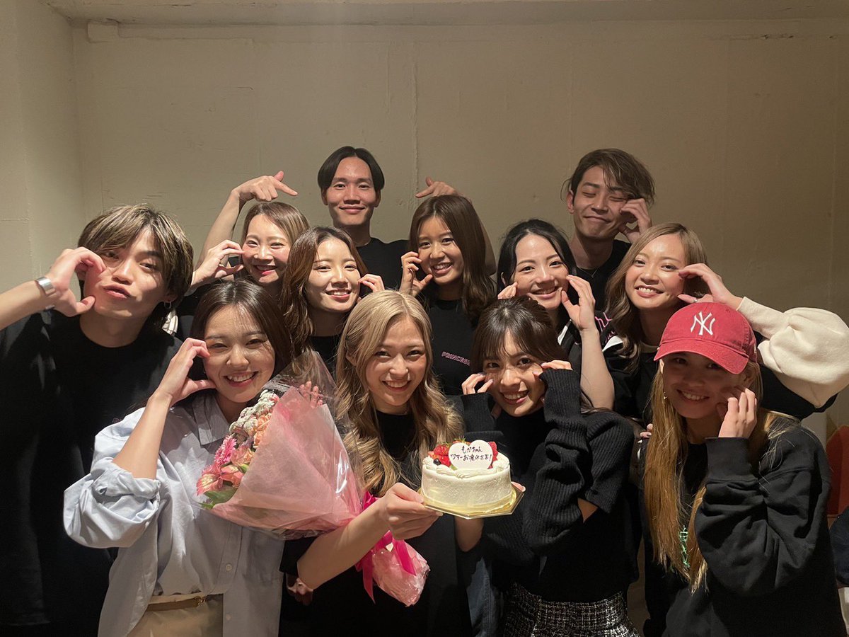 _ma1mona_'s tweet image. おはまいぴー🐷

遅くなりましたが先週土曜の4/1は
全国ツアーFinal【大阪】でした😌💛

このツアー期間たっっくさんの方に
支えていただき無事完走出来ました😭
ほんとにほんとにありがとう🥺🌸

さらにパワーアップしてステージに
帰ってくるので待っててね😤❤️‍🔥

#PRINCESSproject
#プリプロ