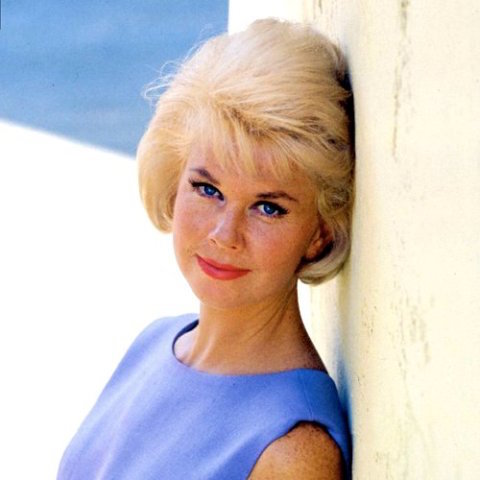 Lives Behind the Legends' Arancha <a href="/ClassicHC/">ClassicHollywood</a> shares thoughts on 'birthday girl' Doris Day - Looking For Love... classicmoviehub.com/blog/lives-beh…