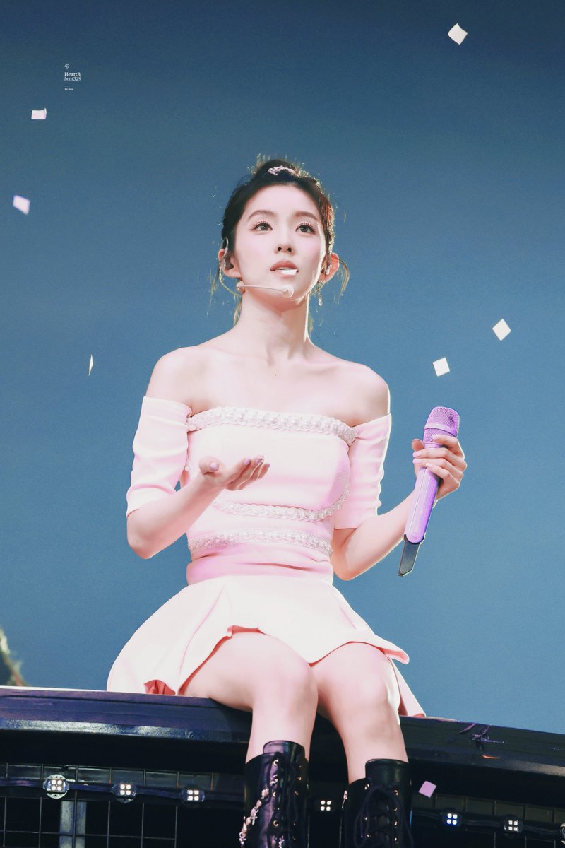 HeartB_beat329's tweet photo. 230401 R to V

#아이린 #IRENE https://t.co/QkXsIYOqcB