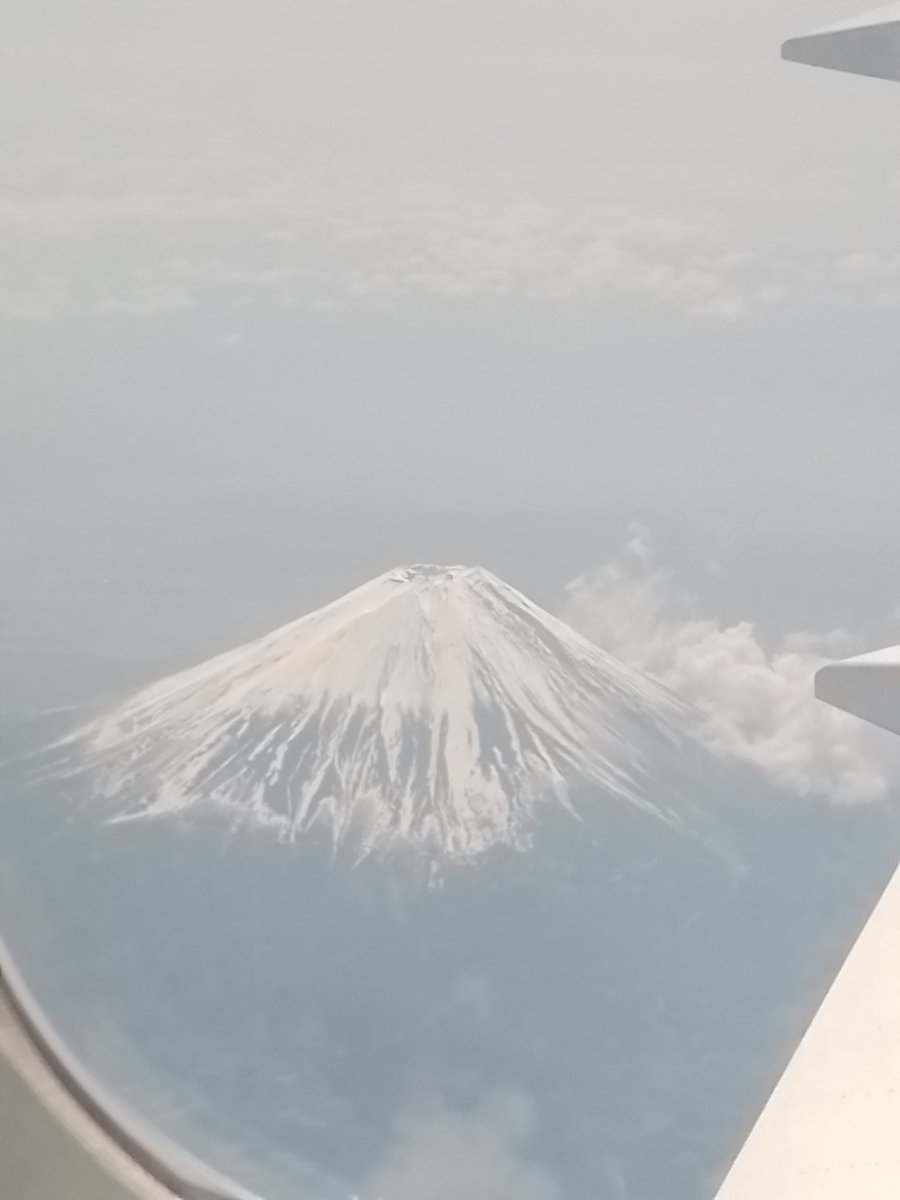 Betty_chan4649's tweet photo. It took 3 Planes, 6 Buses, a Hotel stop and a long walk (along with a view of #Mount_Fuji )to reach at #Hiroshima.
I love my view. #Japan https://t.co/Y11G7HPx3Y