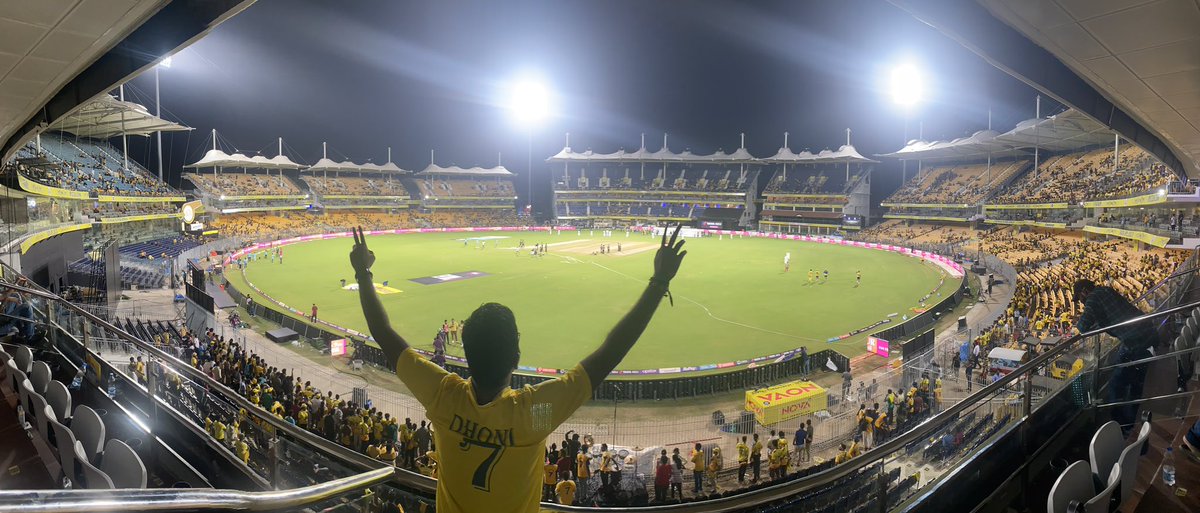 editor_dhanus's tweet photo. Luxury of watching match in VIP box at chepauk is 💛💛💛💛

Definitely worth to watch it for the amount with crown plaza foods and snacks.

And when #Dhoni hit those two sixes I was floating in heaven💛🔥
And bond of winning strike continues 
#ThankuCSK #WhistlePodu  @ChennaiIPL https://t.co/Yd0Ii5yMuy