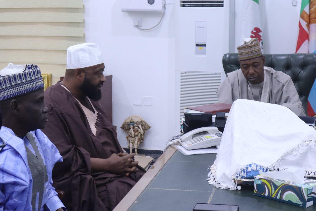 Earlier yesterday, I was in my State's capital, Maiduguri, with my team, on a courtesy and consultation visit to my Governor, Professor Babagana Umara Zulum.

1/4