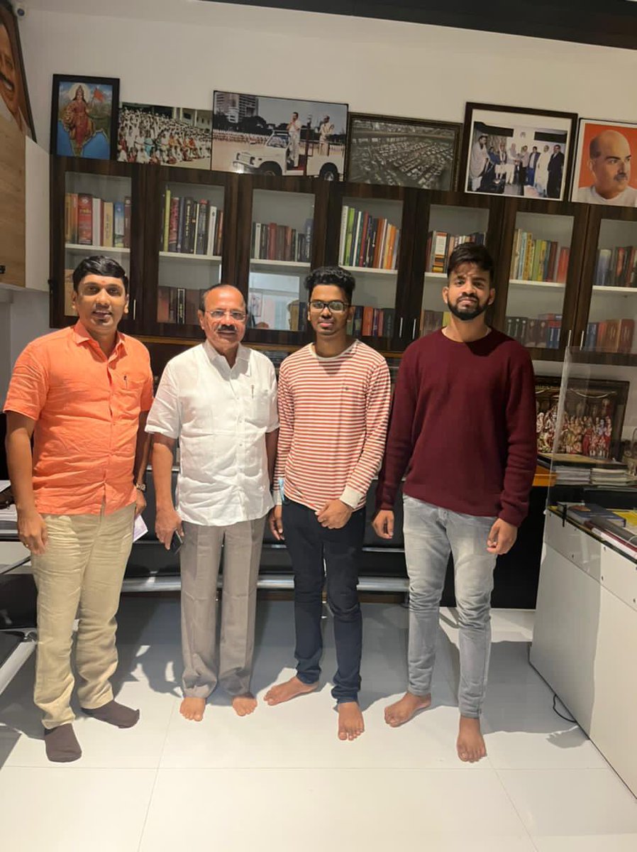 KarthikGL1's tweet photo. Happy birthday Sir ❤️ @DrIndreshGowda2 @DrIndreshGowda1 #trueleader ❤️‍🔥 https://t.co/ONwhiC8hGS
