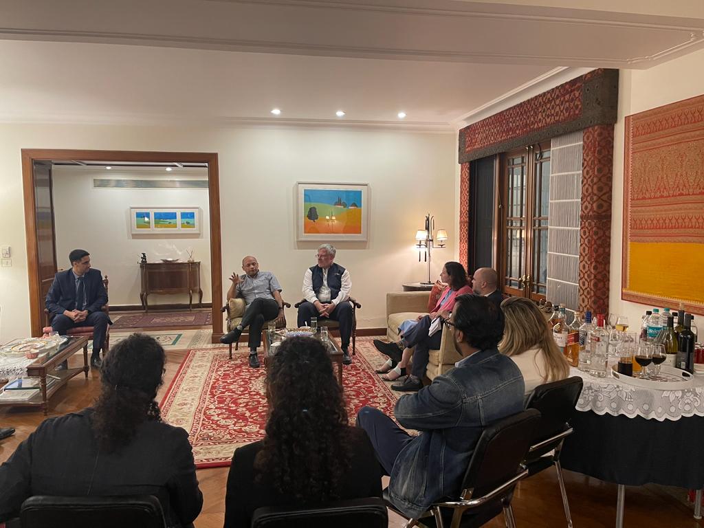 IsraelinIndia's tweet photo. Last week, our @IsraelMFA cadets were in India, they asked for a crash course on India’s foreign affairs &amp; 30 years of the special relationship between 🇮🇳 and🇮🇱.
They had the opportunity to engage in conversation with @PramitWorld &amp; Amb @NaorGilon and learn more about it. https://t.co/YWLhWltJia