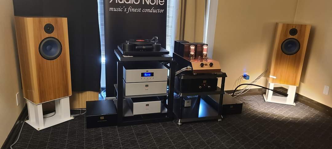 Berny2876's tweet photo. Foto from Montreal Audio Show... #AudioNote... https://t.co/ZC4OD9WHn5