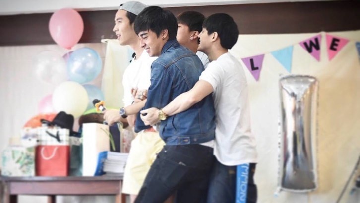 KIIMMONOFFICIAL's tweet photo. Hbd ย้อนหลังนะครับลุง @KiimMon buff No.1 #buff4
#KIMMONBDMemories
#ขุณขิมมอญ

👇📸
https://t.co/LhdHDblglU https://t.co/mNuEqbdeIF