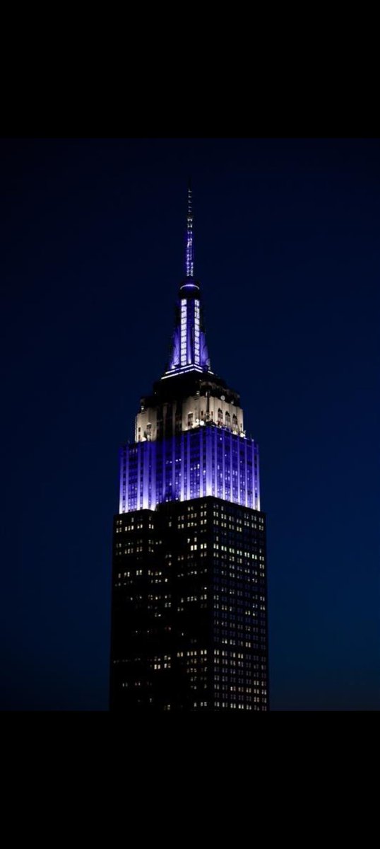 Jaspersyd's tweet image. Empire State Building lit up for my Huskies tonight