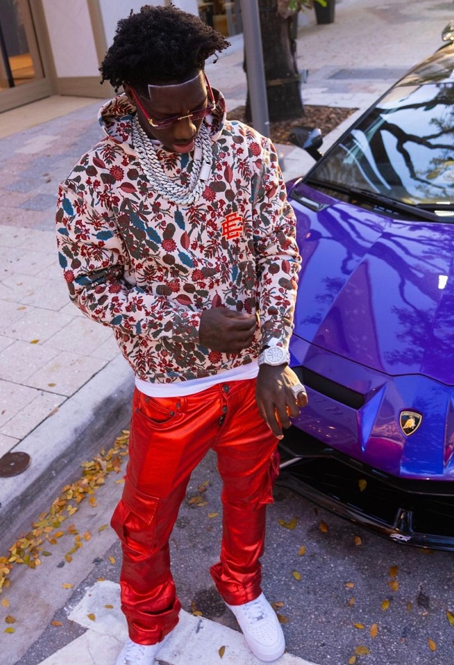 2Rare123's tweet image. Like the lambo? #TRENDZ #fypシ #2rare #outfitoftheday